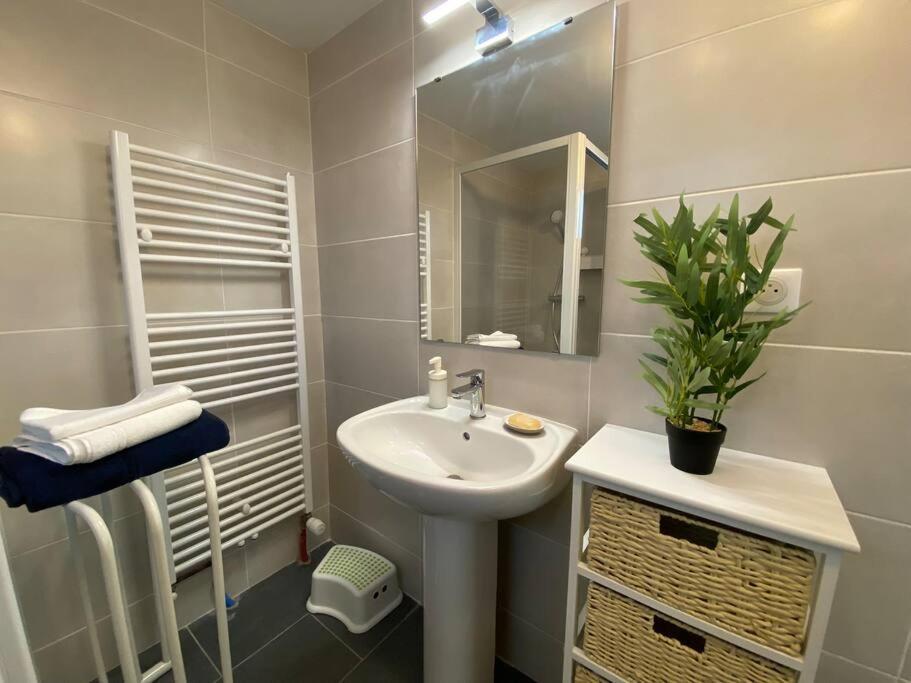 Maison De Charme - 4 Chambres - Courette & Parking Gratuit Amiens Buitenkant foto